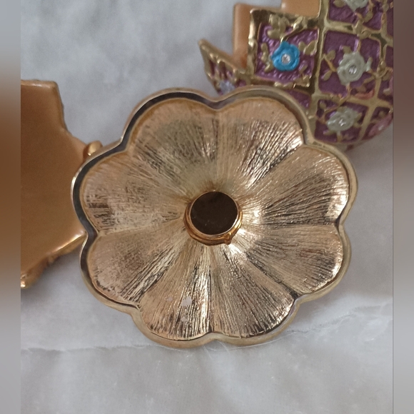 Vintage Decorative Pink and Gold Egg Trinket Box with Floral Accents - Picture 5 of 7